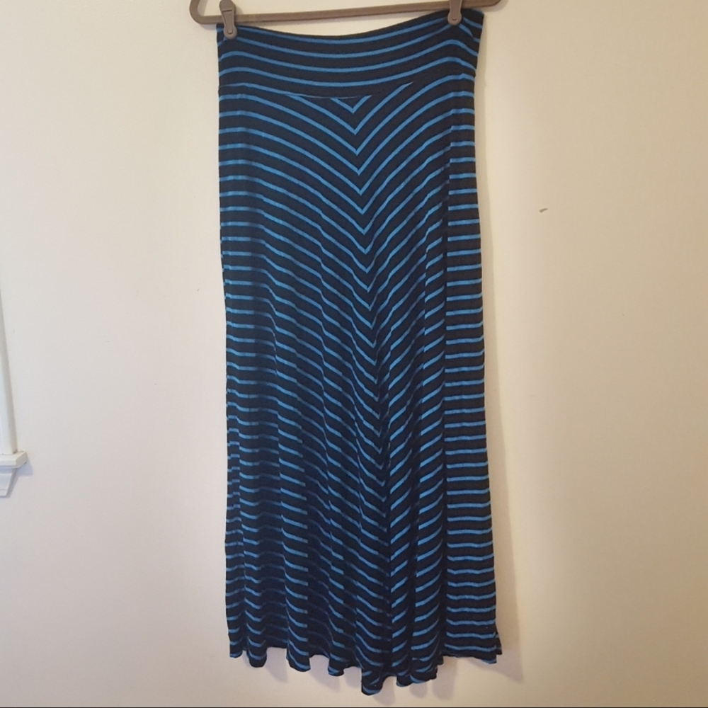 5/$25 New Directions black and teal maxi skirt
